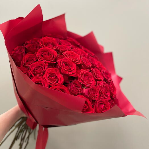 Шикарный букет из 51 розы