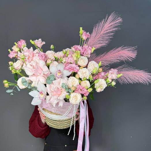 Премиальная корзина с орихидей, французскими и кустовыми розами,эустомой