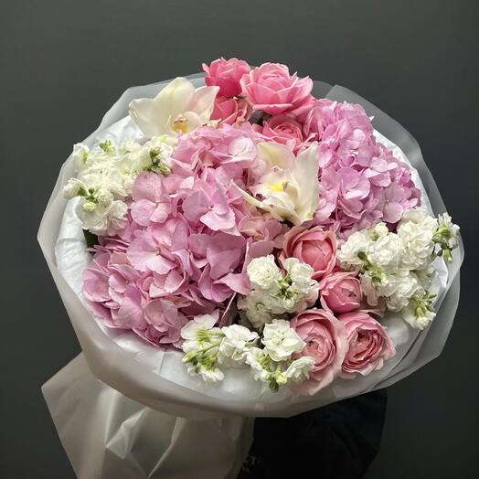 сборный с орхидеей и матиолой