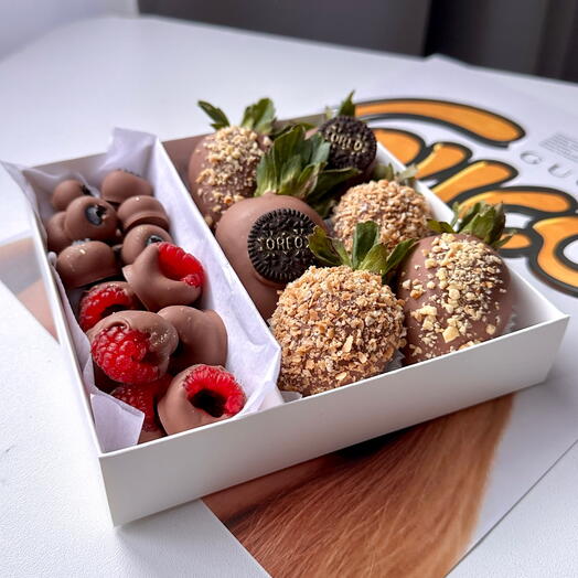 Набор «Berry Mix» клубника,голубика,малина в шоколаде