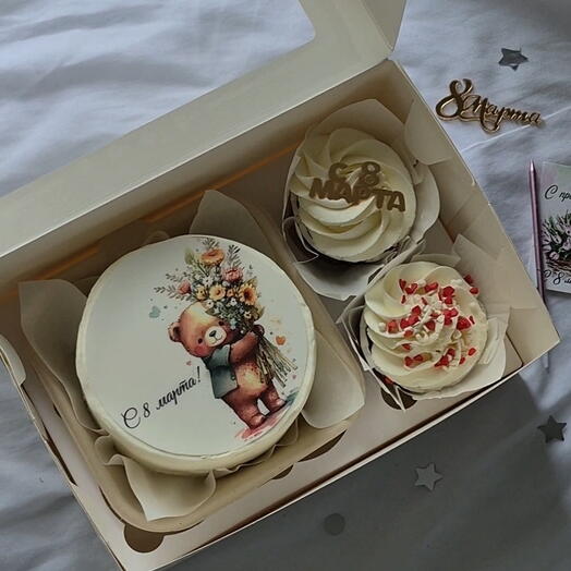 Бенто-торт и 2 капкейка к 8 марта