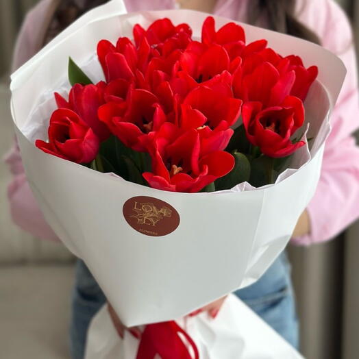 Красные тюльпаны