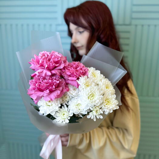 🔥ХИТ🔥 Дуобукет: кустовые хризантемы и малиновые французские розы 🌹
