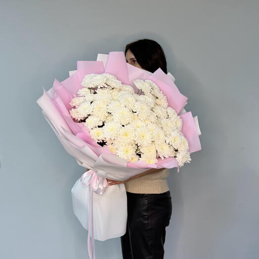 Букет из 25 белых кустовых хризантем
