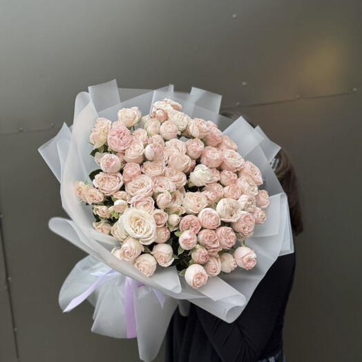 Красивый букет кустовых роз💗