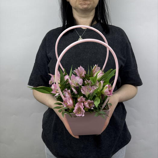 Композиция с альстромерией