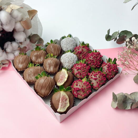 Клубника в молочном шоколаде 16-25