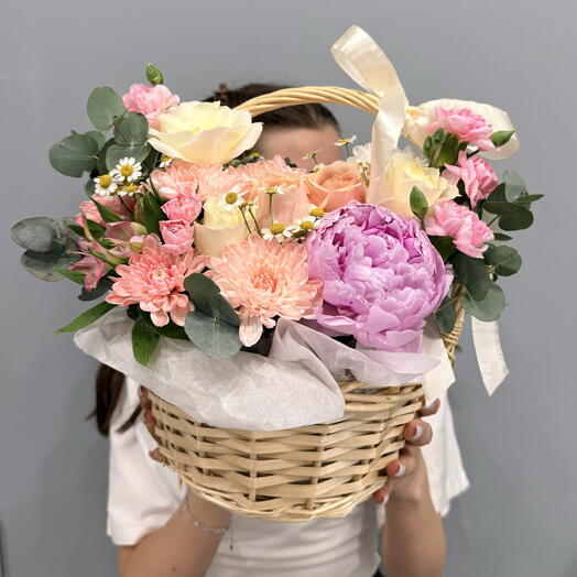 Корзина с цветами Люблю