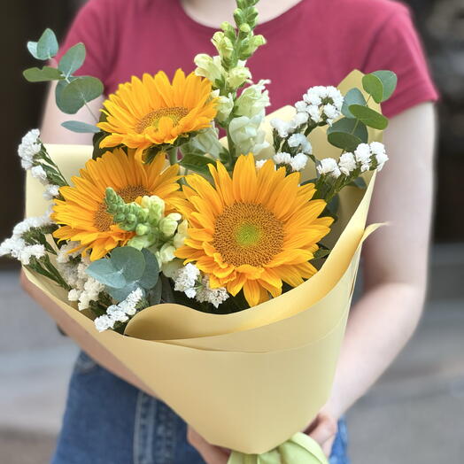 Яркий букет с подсолнухами 🌻