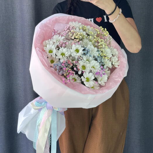 Букет с ромашками и цветной гипсофилой «Облачко счастья» 🌸☁️