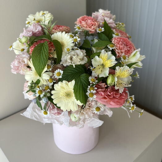 Летняя композиция из пионовидных роз и Гербер 🌼