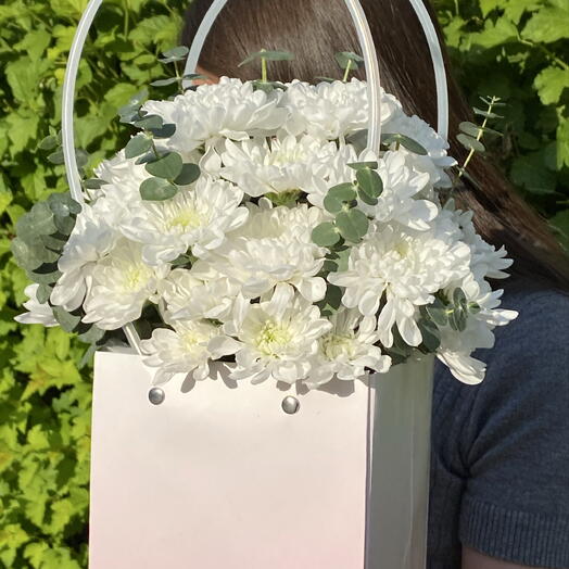 АКЦИЯ!!! Корзинка 💐 из нежных Хризантем Алтай и Эвкалипта