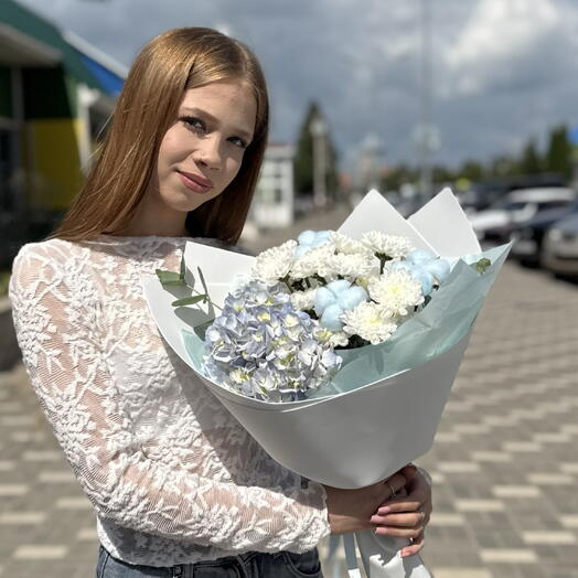Букет с голубой гортензией🩵