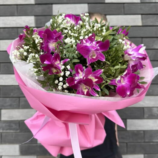 Элегантный букет из орхидей дендробиум и гипсофилы 💜