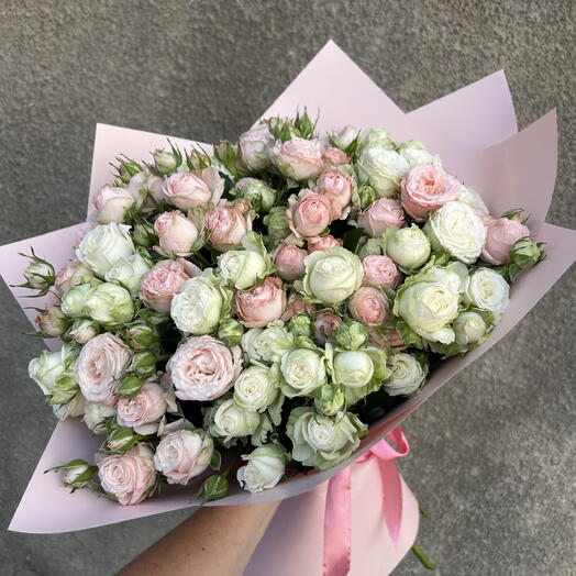 Букет из 25 кустовых роз