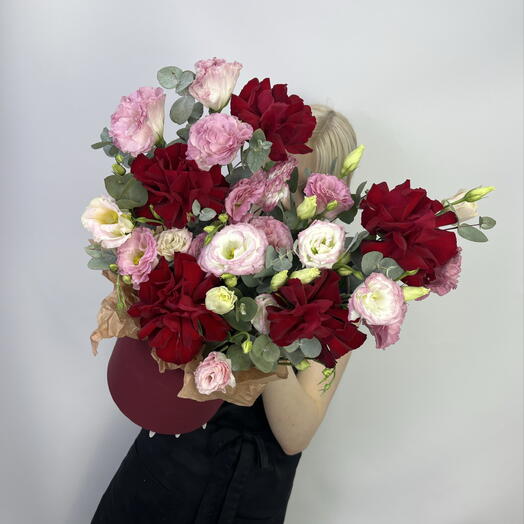 Ажурные розы в коробке