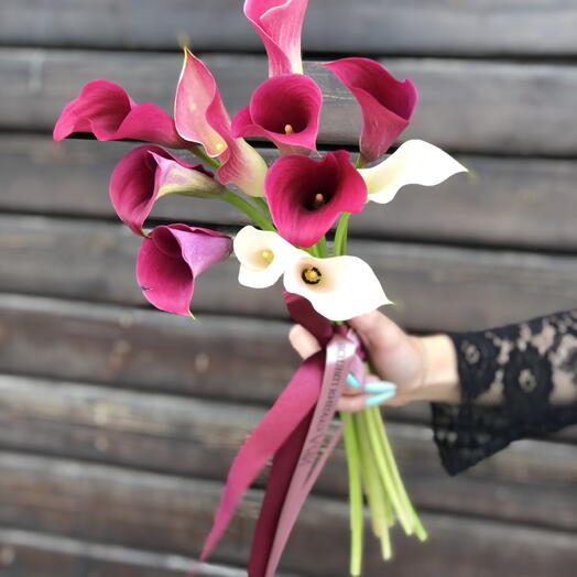 Элегантный букет с каллами