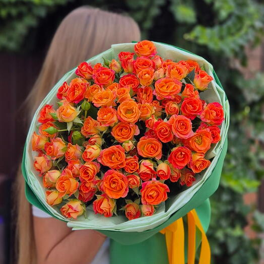 Букет кустовых роз фиеста баблс 🌼