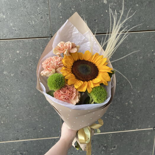 Букет-комплимент с подсолнухом