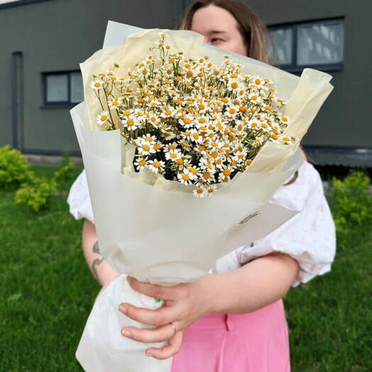 Букет с Матрикарией
