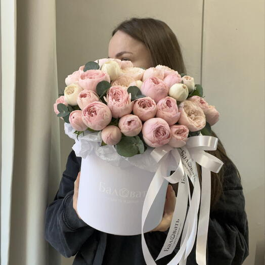 Для самой нежной 💞 пионовидные розы и эвкалипт в коробке