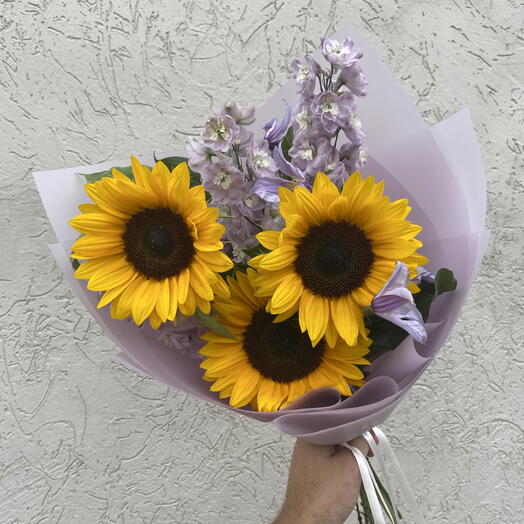 Букет на 1 сентября из подсолнухов, дельфиниумов и клематисов ️💕