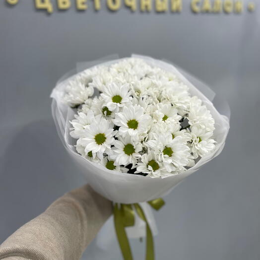 Пышный стойкий букет «Оливковый сад» из белоснежной кустовой хризантемы