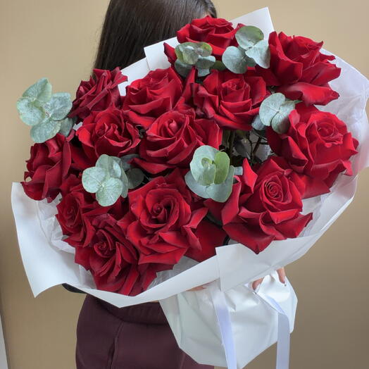 Красные французские розы