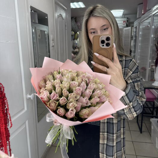 Нежно розовые розы