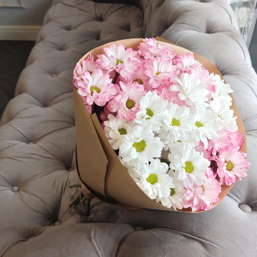 Пышный букет ромашек в крафте🌸