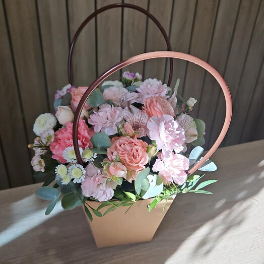 Цветочная Композиция с Пионовидной Розой и Диантусами💖