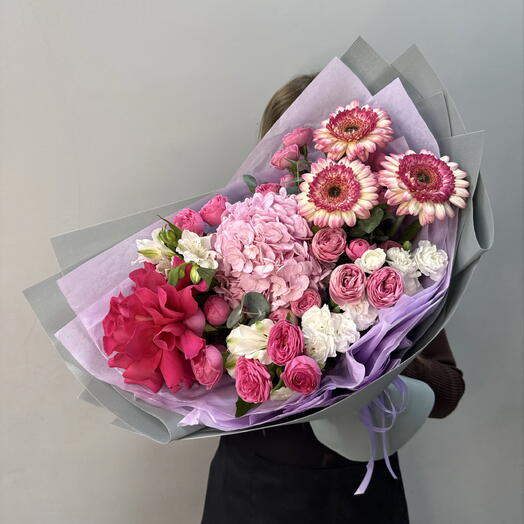 Букет с герберой, ажурной розой, гортензией, альстромерией 🌺