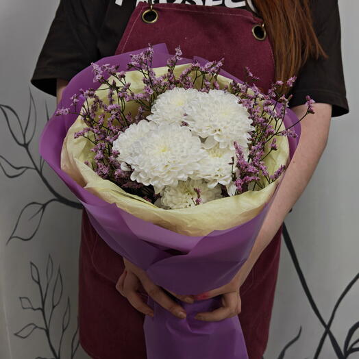Букет комплимент с хризантемой и лимониумом 💕