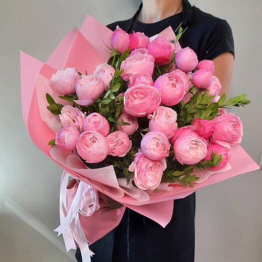 Ramo de rosas en forma de peonía