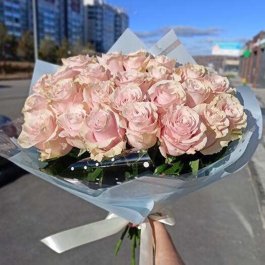Bouquet of 25 soft pink roses