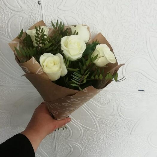 Rose 5 pcs with pistachio