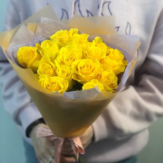 Bouquet of yellow roses "Bogatsvo"