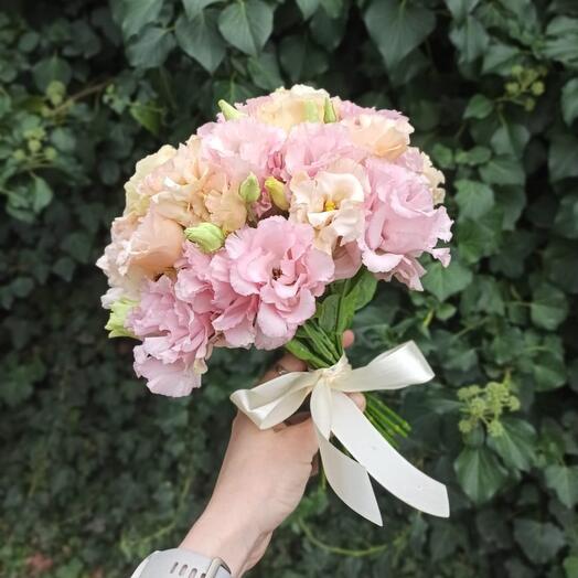 Delicate lisianthus 💞