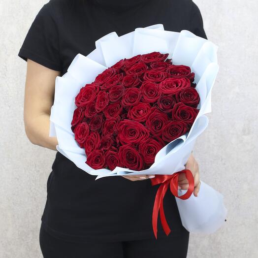 35 red Naomi roses 50 cm in designer packaging