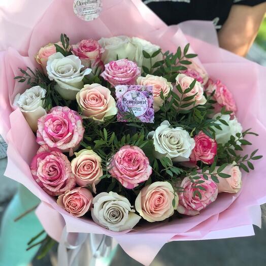 25 roses in pink tones with greenery