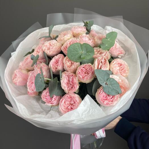 Pink peony-shaped roses