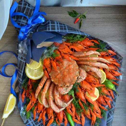 Bouquet with crab