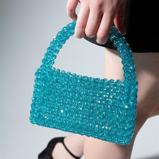 Нежная блестящая сумка из бусин