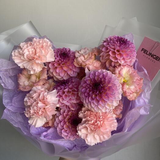 Charming prefabricated bouquet