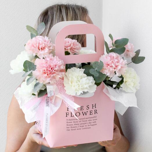 Flower delivery in Yekaterinburg, Sverdlovsk region, Russia — Same Day