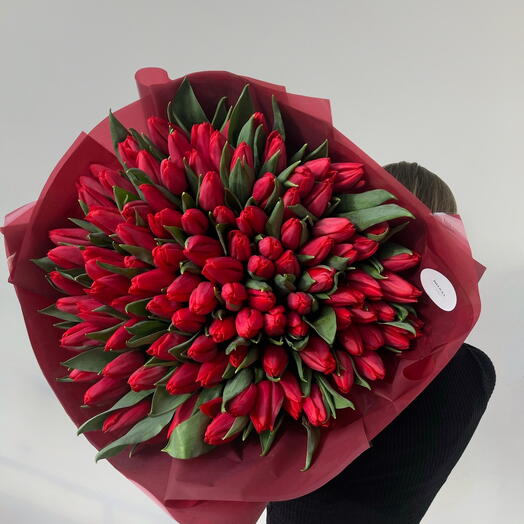100 red tulips