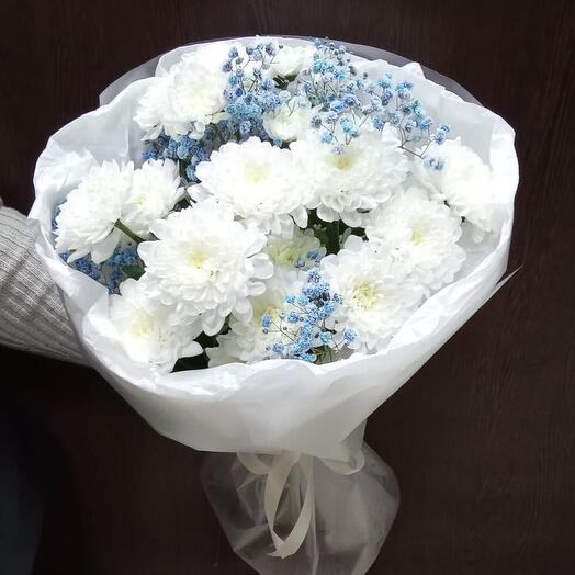 Bouquet of chrysanthemum with gypsophylla,,Tenderness