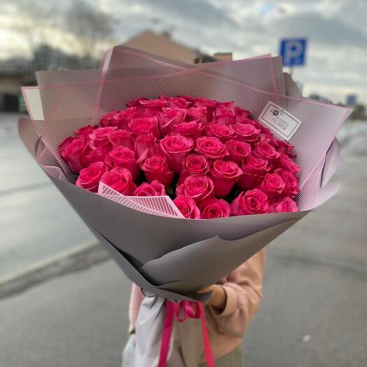 Bouquet of 51 pink Floyd roses in a chic package