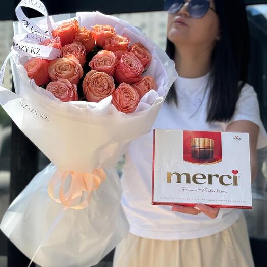 Комбо 15 пионовидных роз и мерси