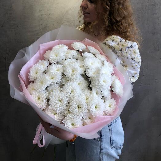 Mono bouquet of snow-white chrysanthemums in size XL